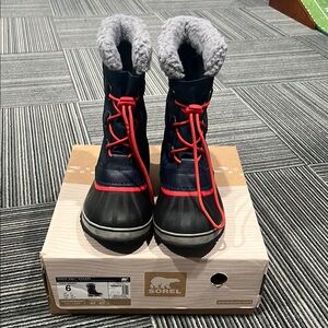 Sorel Yoot PAC Nylon Navy/Red Waterproof Boys Boots Size 6